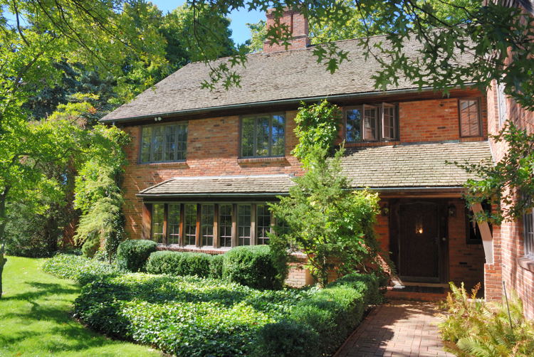 Lake front home for sale in Bloomfield Hills, Michigan